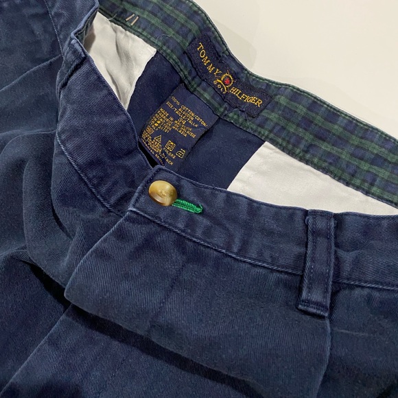 Tommy Hilfiger Shorts - Picture 2 of 3